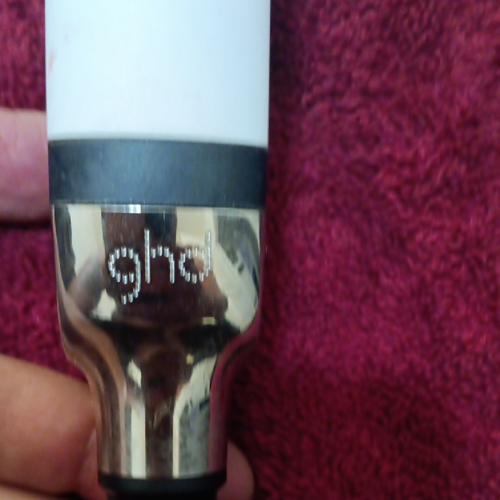 Gold and Black Curling Iron - Picture 12 of 15